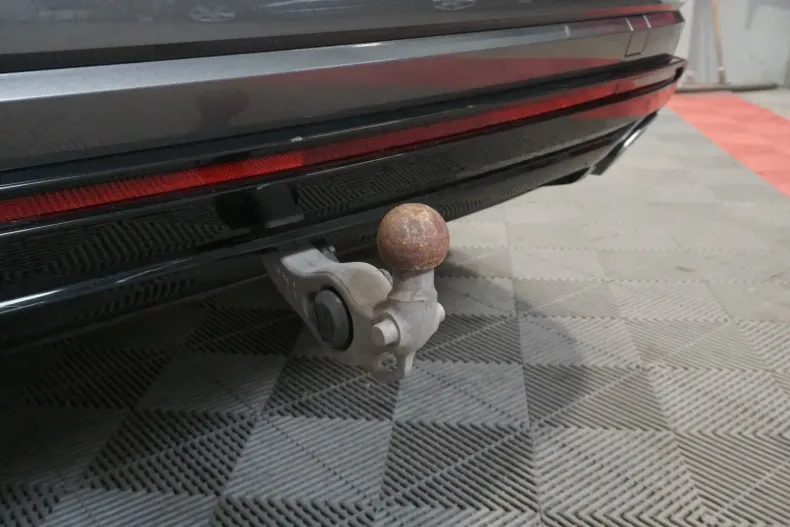 Volkswagen Touareg din 2022 cu 75.751 km - oferta VOL116824 - foto 38