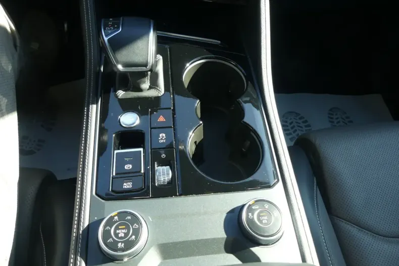 Volkswagen Touareg din 2024 cu 33.721 km - oferta VOL116842 - foto 8