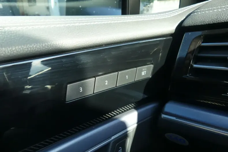 Volkswagen Touareg din 2024 cu 33.721 km - oferta VOL116842 - foto 20