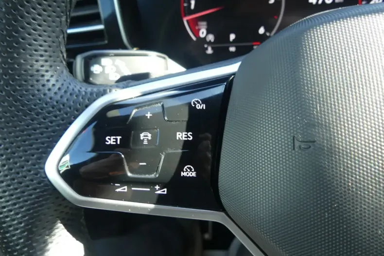 Volkswagen Touareg din 2024 cu 33.721 km - oferta VOL116842 - foto 23