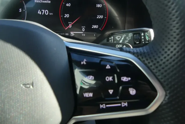 Volkswagen Touareg din 2024 cu 33.721 km - oferta VOL116842 - foto 24