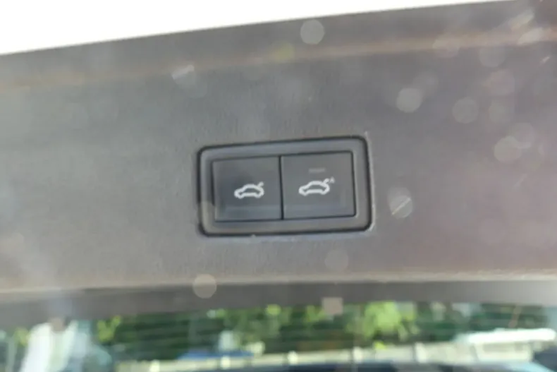 Volkswagen Touareg din 2024 cu 33.721 km - oferta VOL116842 - foto 28