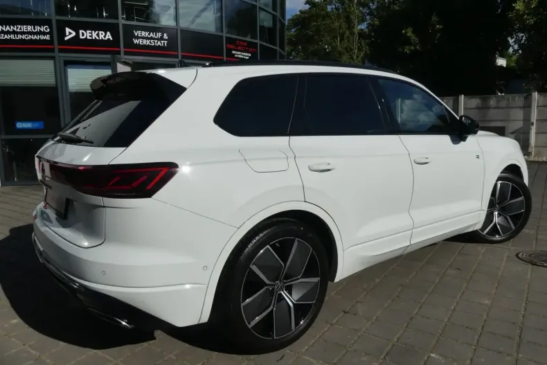 Volkswagen Touareg din 2024 cu 33.721 km - oferta VOL116842 - foto 30