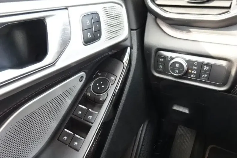 Ford Explorer din 2021 cu 73.448 km - oferta FOR116850 - foto 8