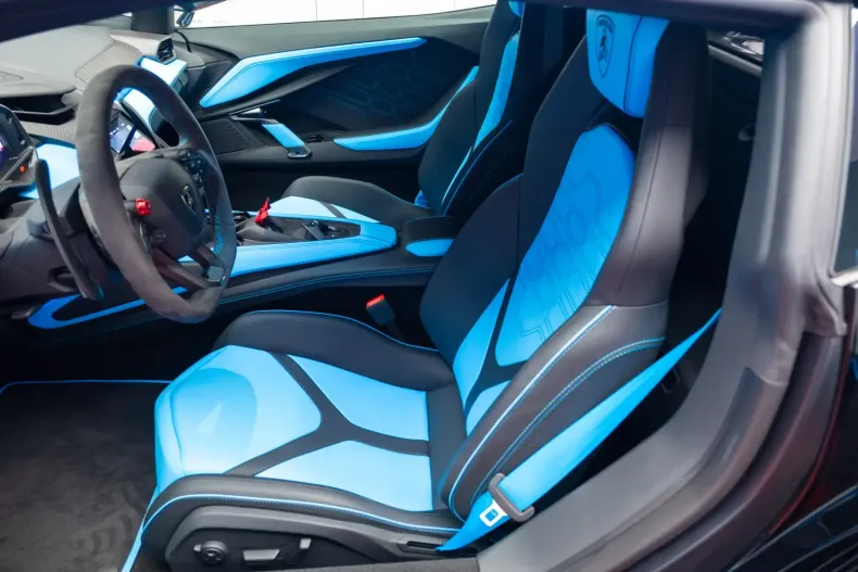 Lamborghini Revuelto din 2025 cu 200 km - oferta LAM116916 - foto 12