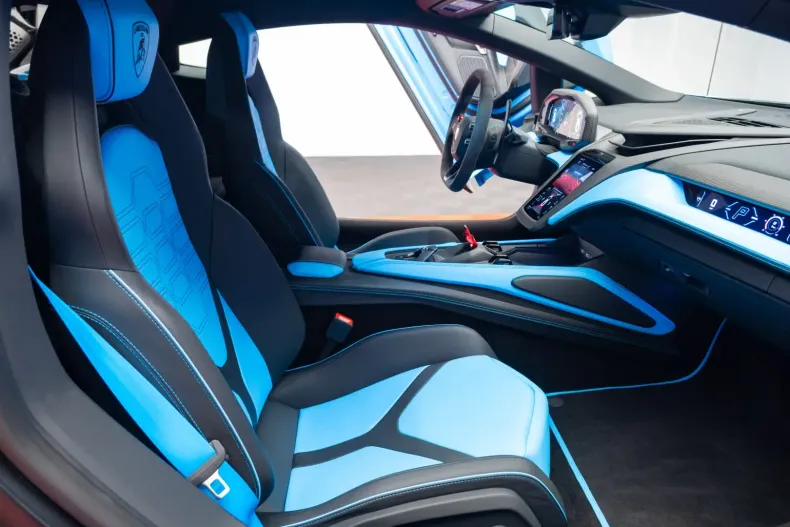 Lamborghini Revuelto din 2025 cu 200 km - oferta LAM116916 - foto 13