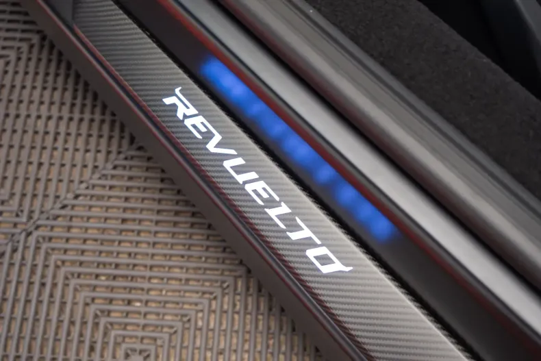 Lamborghini Revuelto din 2025 cu 200 km - oferta LAM116916 - foto 16