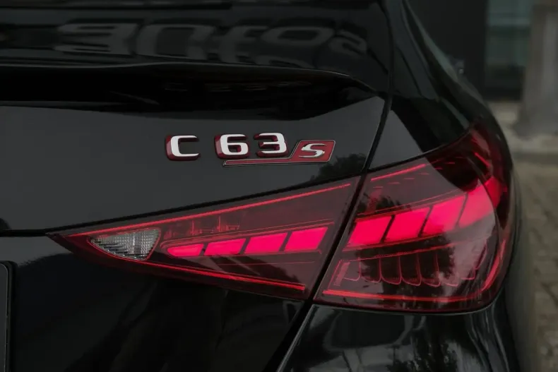 Mercedes-Benz C 63 AMG din 2023 cu 6.370 km - oferta MER116921 - foto 8