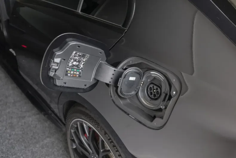 Mercedes-Benz C 63 AMG din 2023 cu 6.370 km - oferta MER116921 - foto 12