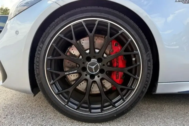 Mercedes-Benz C 63 AMG din 2024 cu 5.700 km - oferta MER116922 - foto 6