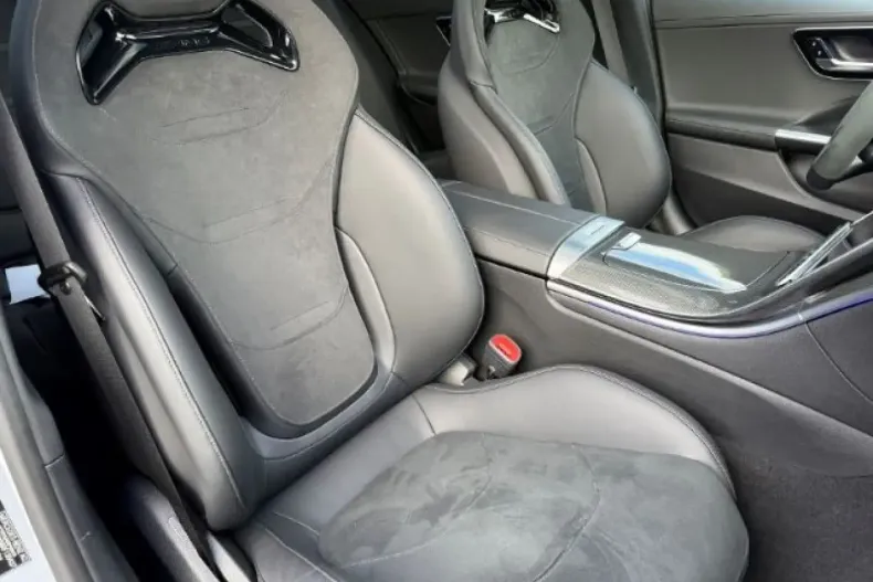 Mercedes-Benz C 63 AMG din 2024 cu 5.700 km - oferta MER116922 - foto 14