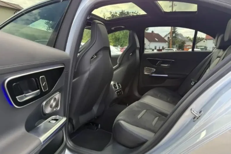 Mercedes-Benz C 63 AMG din 2024 cu 5.700 km - oferta MER116922 - foto 16