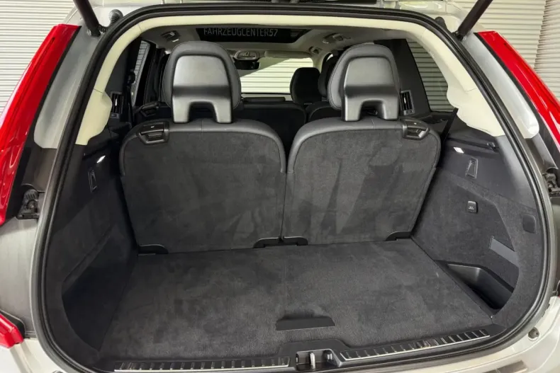 Volvo XC90 din 2023 cu 20.702 km - oferta VOL116930 - foto 8