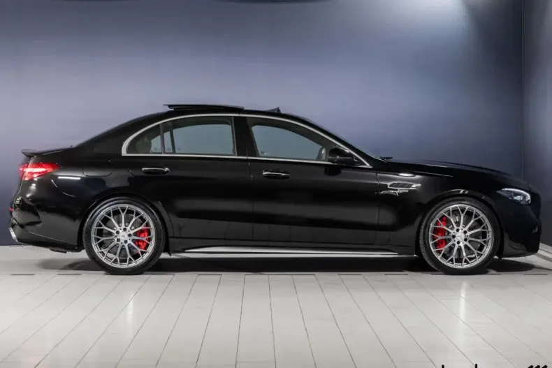 Mercedes-Benz C 63 AMG din 2024 cu 12.454 km - oferta MER116934 - foto 3