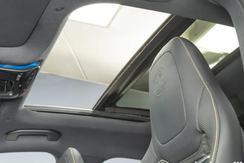 Mercedes-Benz C 63 AMG din 2024 cu 12.454 km - oferta MER116934 - foto 12