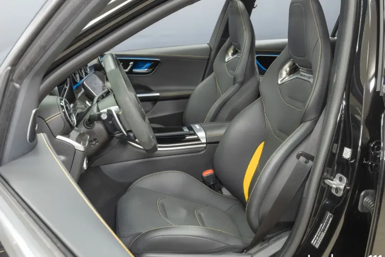 Mercedes-Benz C 63 AMG din 2024 cu 12.454 km - oferta MER116934 - foto 13