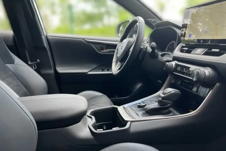 Toyota RAV4 din 2024 cu 16.000 km - oferta TOY116945 - foto 5