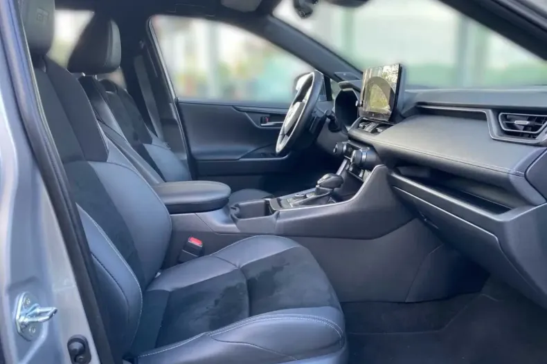 Toyota RAV4 din 2024 cu 12.000 km - oferta TOY116947 - foto 6