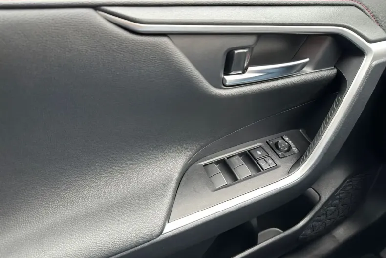 Toyota RAV4 din 2024 cu 22.435 km - oferta TOY116949 - foto 20