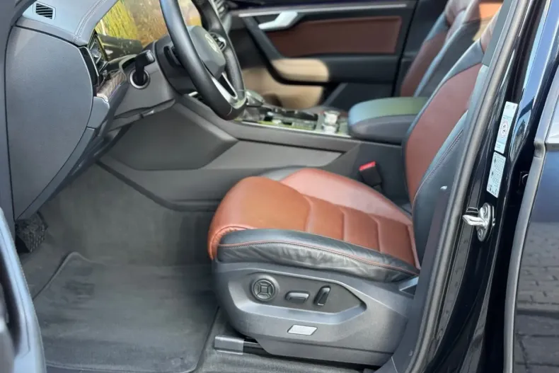 Volkswagen Touareg din 2021 cu 79.990 km - oferta VOL116952 - foto 7