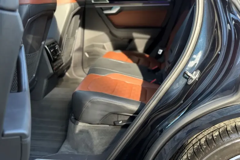 Volkswagen Touareg din 2021 cu 79.990 km - oferta VOL116952 - foto 12