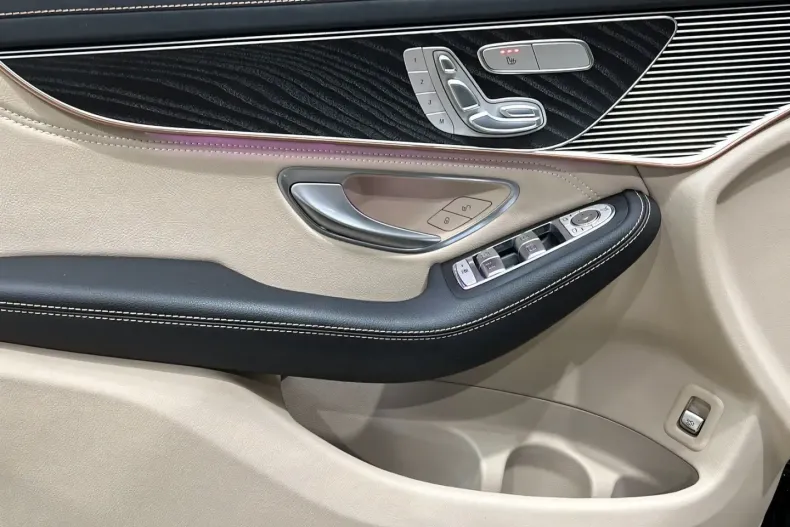 Mercedes-Benz EQC din 2022 cu 63.827 km - oferta MER116954 - foto 12