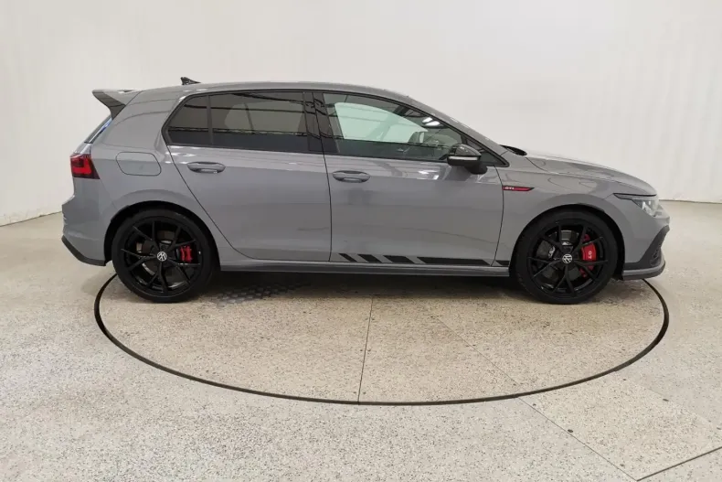 Volkswagen Golf din 2024 cu 19.990 km - oferta VOL116960 - foto 5