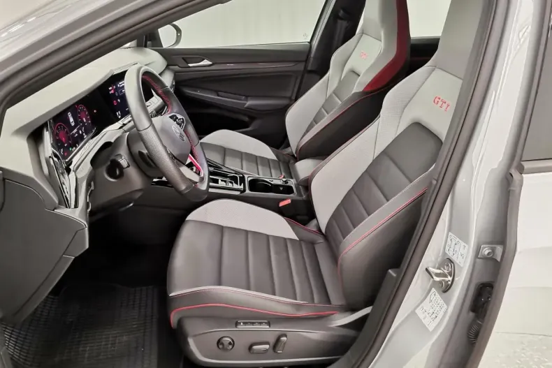 Volkswagen Golf din 2024 cu 19.990 km - oferta VOL116960 - foto 9