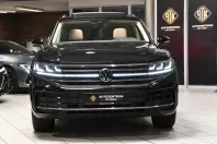 Volkswagen Touareg din 2024 cu 42.000 km - oferta VOL116977 - foto 2