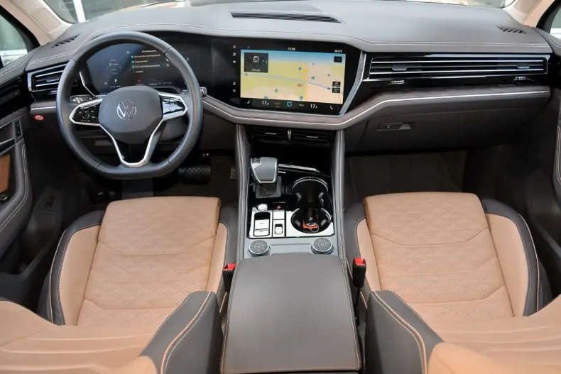 Volkswagen Touareg din 2024 cu 42.000 km - oferta VOL116977 - foto 11