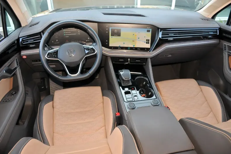 Volkswagen Touareg din 2024 cu 42.000 km - oferta VOL116977 - foto 12