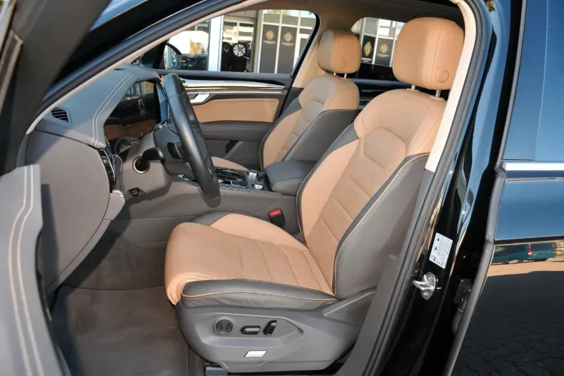 Volkswagen Touareg din 2024 cu 42.000 km - oferta VOL116977 - foto 14