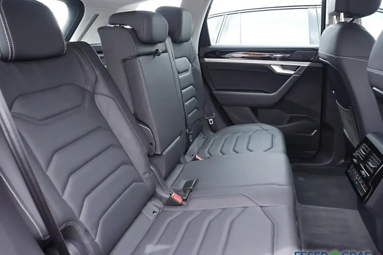 Volkswagen Touareg din 2024 cu 24.903 km - oferta VOL116985 - foto 11