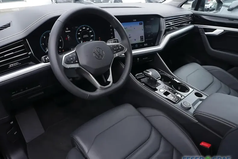 Volkswagen Touareg din 2024 cu 24.903 km - oferta VOL116985 - foto 12