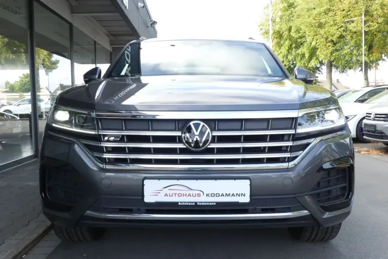 Volkswagen Touareg din 2021 cu 69.455 km - oferta VOL116993 - foto 4