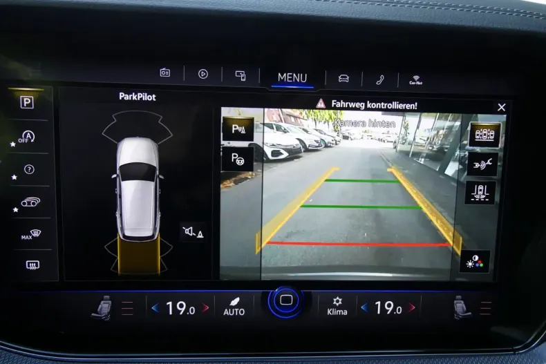 Volkswagen Touareg din 2021 cu 69.455 km - oferta VOL116993 - foto 26