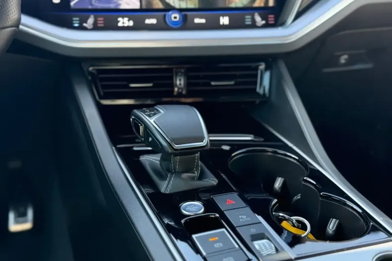 Volkswagen Touareg din 2022 cu 92.000 km - oferta VOL116994 - foto 10