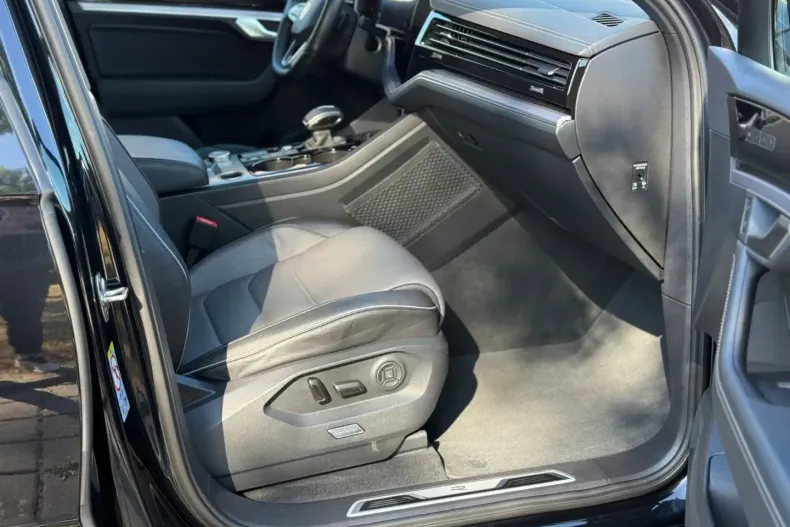 Volkswagen Touareg din 2022 cu 92.000 km - oferta VOL116994 - foto 12