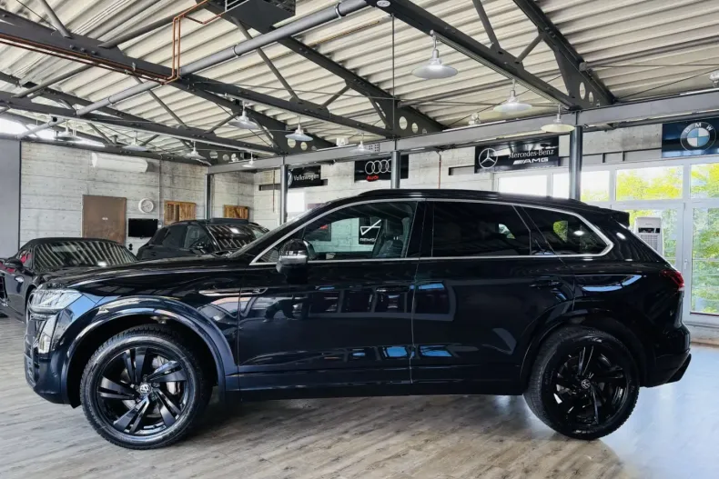 Volkswagen Touareg din 2022 cu 92.852 km - oferta VOL116998 - foto 3