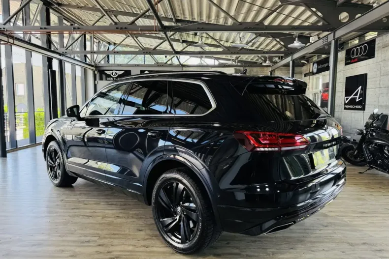 Volkswagen Touareg din 2022 cu 92.852 km - oferta VOL116998 - foto 4