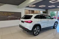 Mercedes-Benz GLA 250 din 2024 cu 8.100 km - oferta MER117000 - foto 9