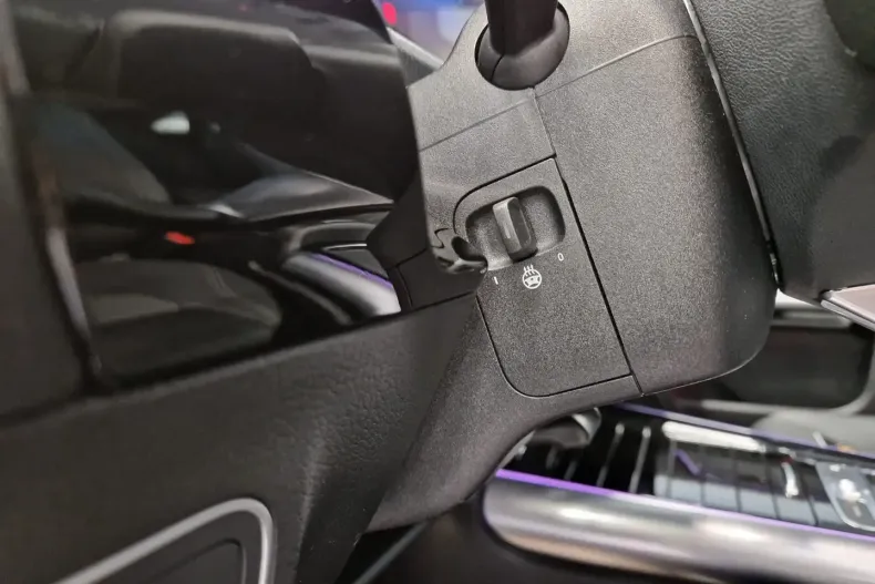 Mercedes-Benz GLA 250 din 2024 cu 8.100 km - oferta MER117000 - foto 16