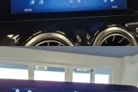 Mercedes-Benz GLA 250 din 2024 cu 8.100 km - oferta MER117000 - foto 32