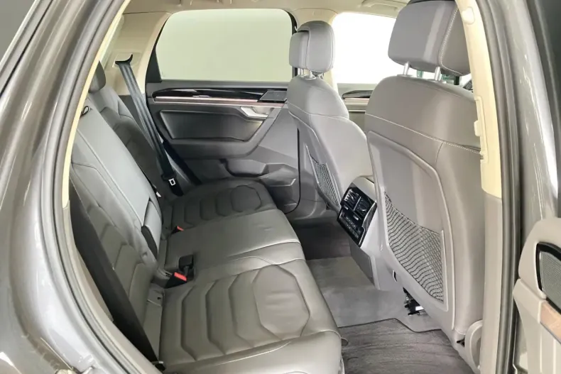 Volkswagen Touareg din 2022 cu 99.990 km - oferta VOL117004 - foto 12