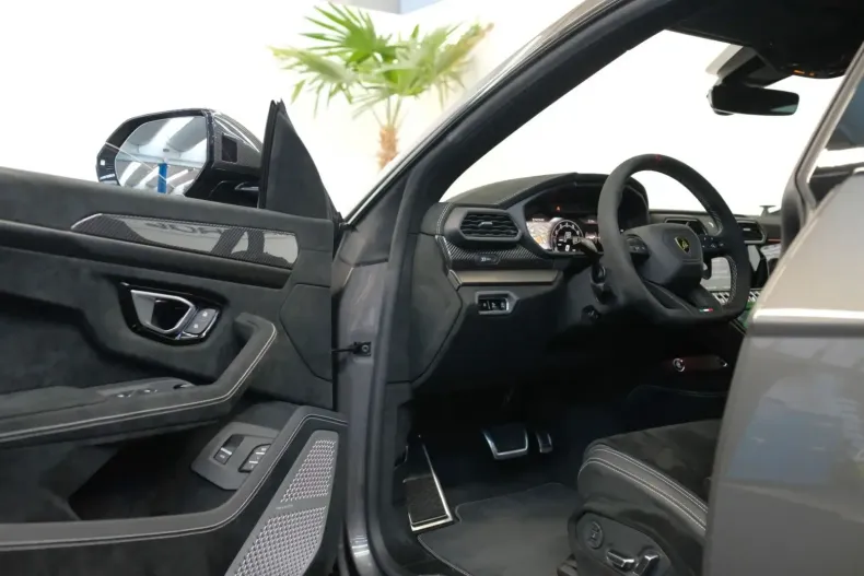 Lamborghini Urus din 2023 cu 9.990 km - oferta LAM117008 - foto 9