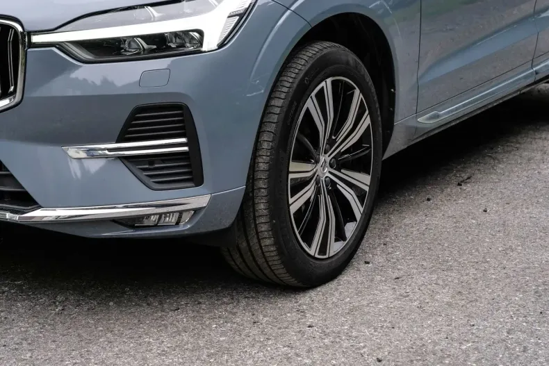 Volvo XC60 din 2022 cu 80.111 km - oferta VOL117012 - foto 3