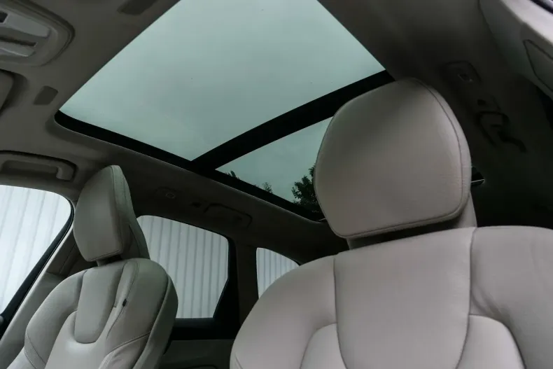 Volvo XC60 din 2022 cu 80.111 km - oferta VOL117012 - foto 6