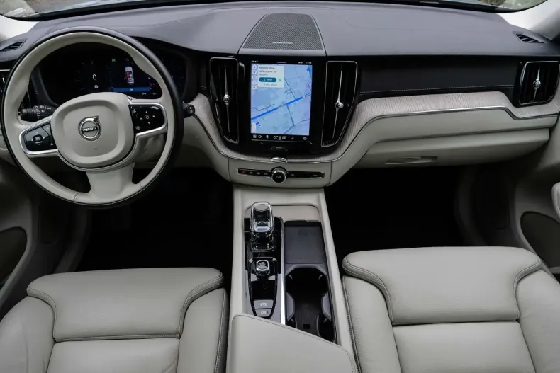 Volvo XC60 din 2022 cu 80.111 km - oferta VOL117012 - foto 9