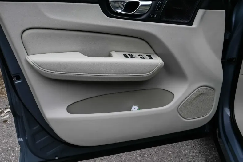 Volvo XC60 din 2022 cu 80.111 km - oferta VOL117012 - foto 18