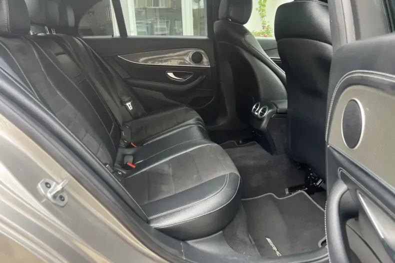 Mercedes-Benz E 300 din 2021 cu 72.000 km - oferta MER117022 - foto 14